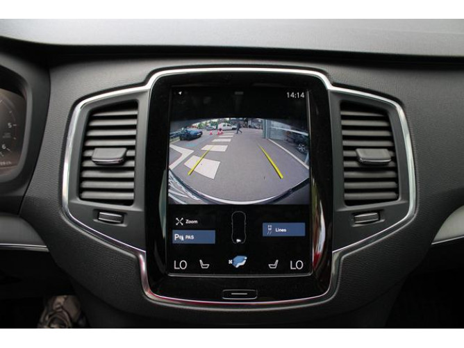 Volvo XC90 2.0 B5 MOMENTUM PRO 