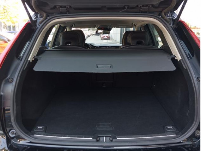 Volvo XC60 2.0 4D AWD 