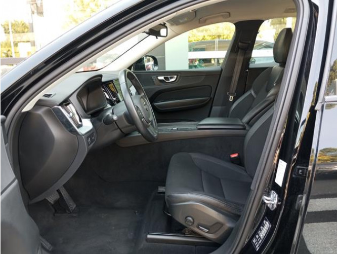 Volvo XC60 2.0 4D AWD 