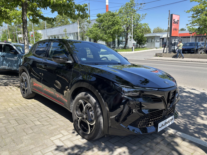 Alfa Romeo Junior 1.2 136ks MHEV DCT6 SPECIALE DEMO 