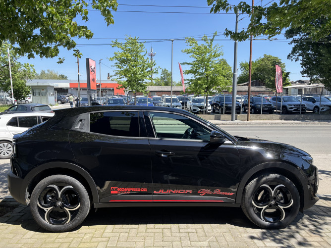 Alfa Romeo Junior 1.2 136ks MHEV DCT6 SPECIALE DEMO 