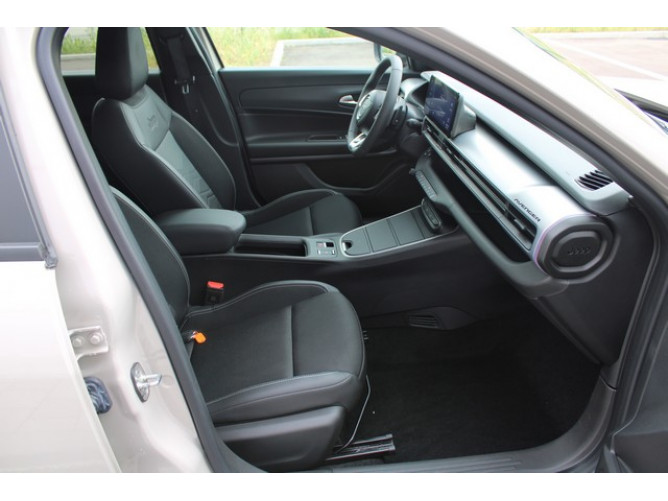 Jeep Avenger 1.2 Hybrid 