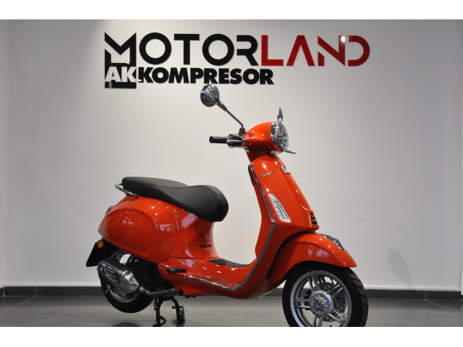 Vespa Primavera 125 