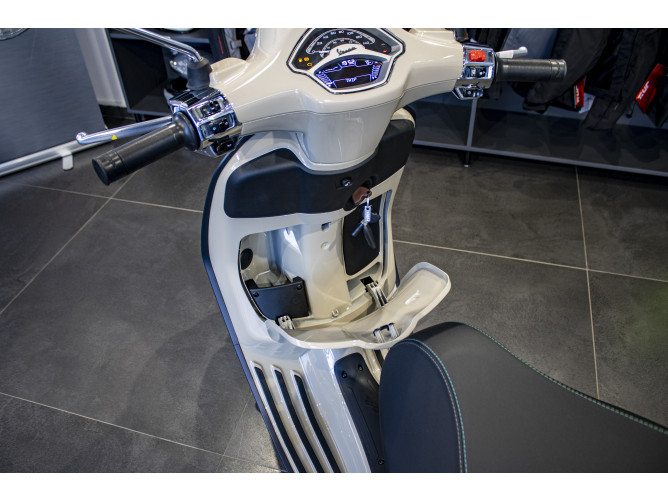 Vespa primavera 125 