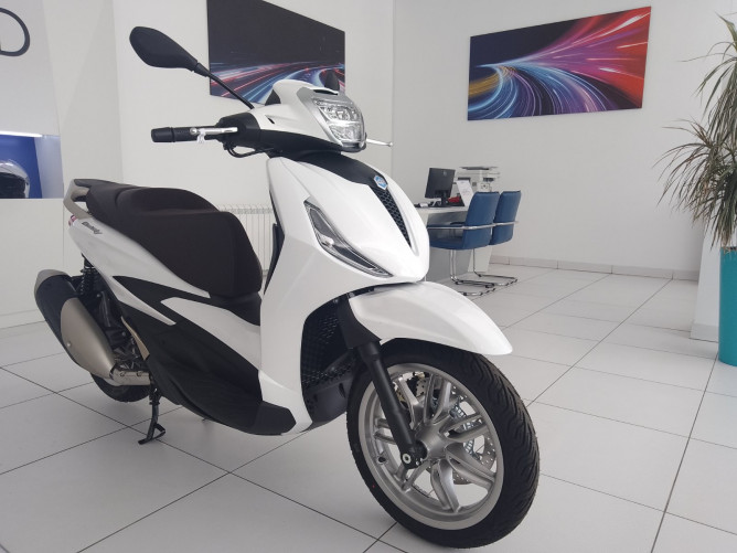 Piaggio Beverly 300 