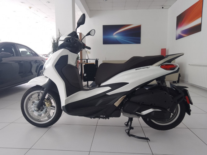 Piaggio Beverly 300 