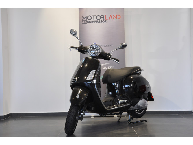 Vespa GTS 300 SUPER 