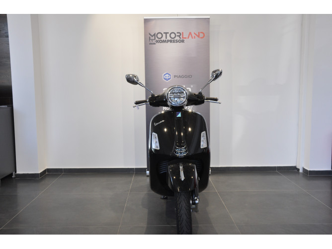 Vespa GTS 300 SUPER 