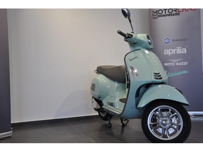 Vespa GTS 300 SUPER 