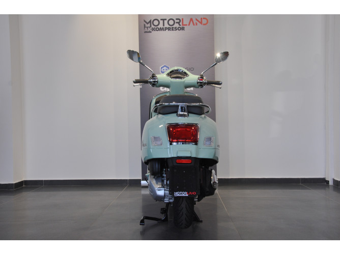 Vespa GTS 300 SUPER 