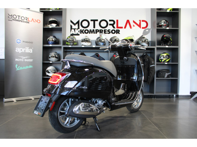Vespa GTS 300 hpe 