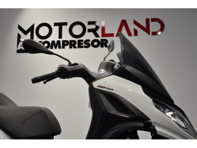 Piaggio MP3 300 