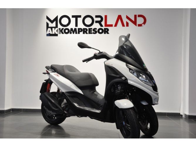 Piaggio MP3 300 
