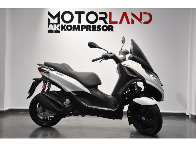 Piaggio MP3 300 