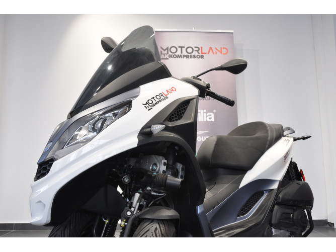 Piaggio MP3 300 