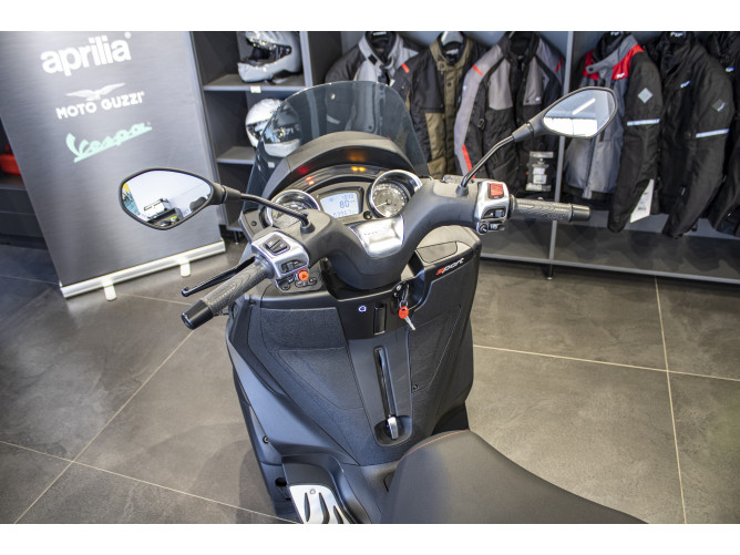 Piaggio MP3 300 Sport 