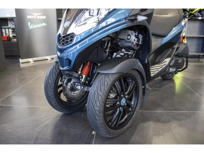 Piaggio MP3 300 Sport 