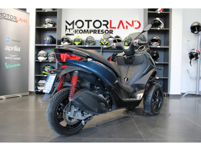 Piaggio MP3 300 Sport 