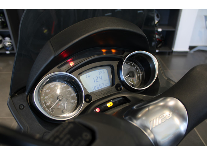 Piaggio MP3 300 Sport 
