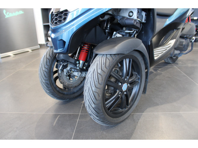 Piaggio MP3 300 Sport 