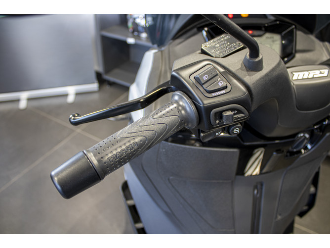 Piaggio MP3 310 Sport 