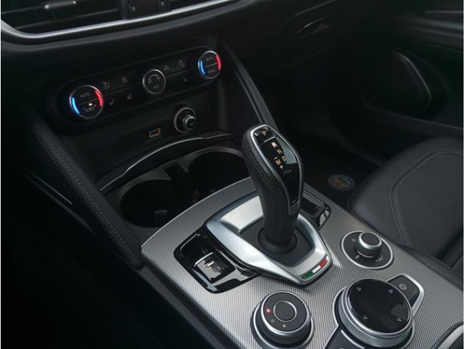 Alfa Romeo Stelvio 2.0 Veloce AUT 