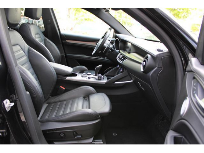 Alfa Romeo Stelvio 2.0 VELOCE AUT 