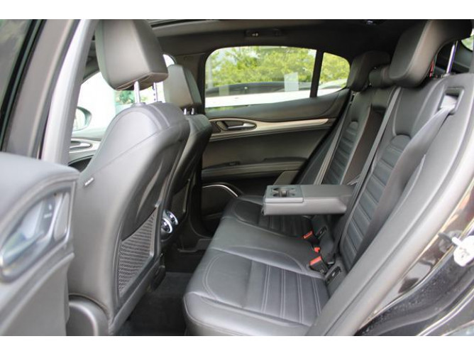 Alfa Romeo Stelvio 2.0 VELOCE AUT 