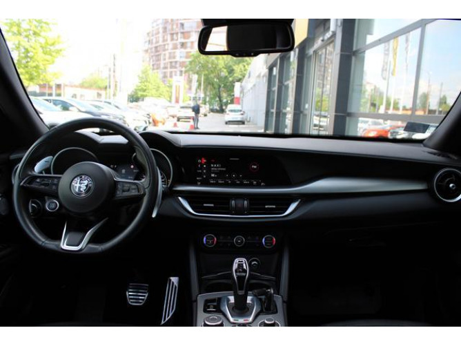 Alfa Romeo Stelvio 2.0 VELOCE AUT 