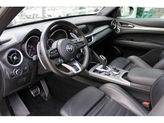 Alfa Romeo Stelvio 2.0 VELOCE AUT 