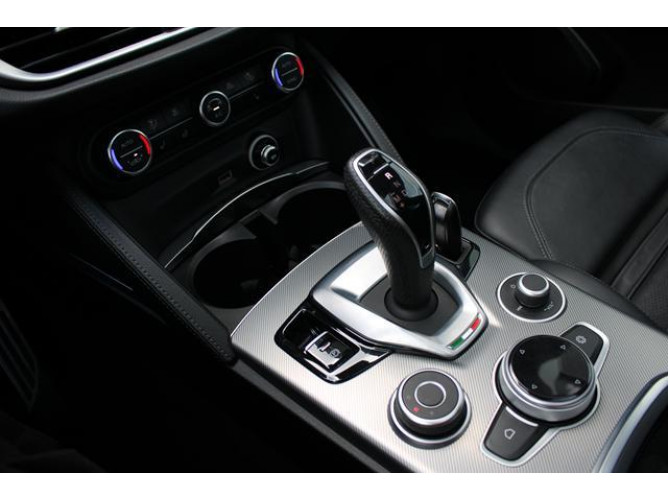 Alfa Romeo Stelvio 2.0 VELOCE AUT 