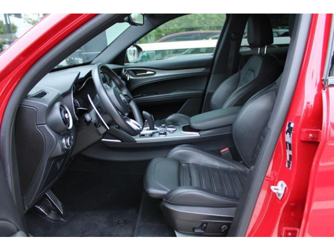 Alfa Romeo Stelvio 2.0 VELOCE AUT 