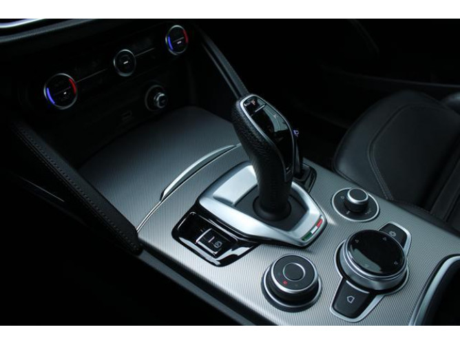 Alfa Romeo Stelvio 2.0 VELOCE AUT 