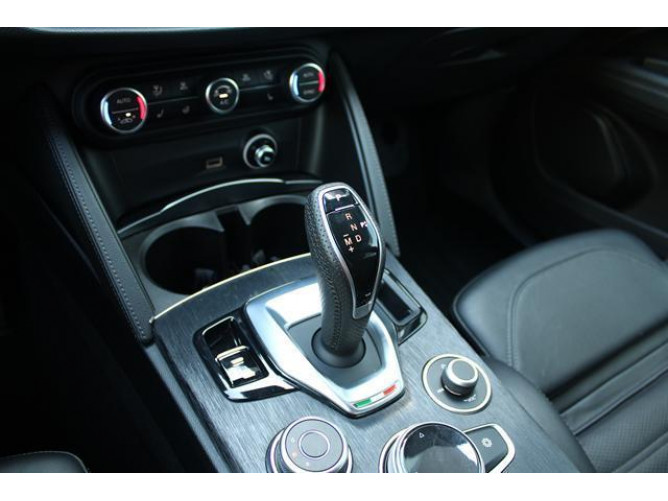 Alfa Romeo Stelvio 2.0 VELOCE Q4 AUT 