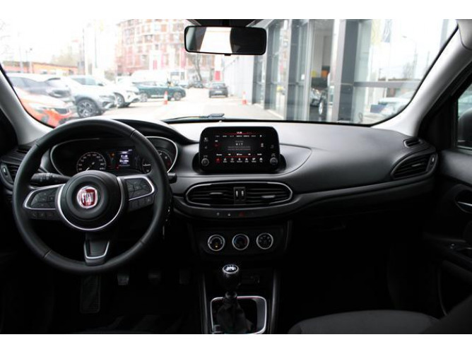 Fiat Tipo 1.4 LIFE 