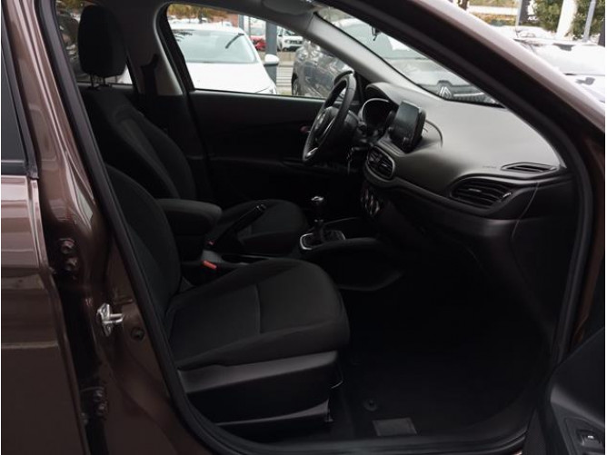Fiat Tipo 1.4 LIFE 