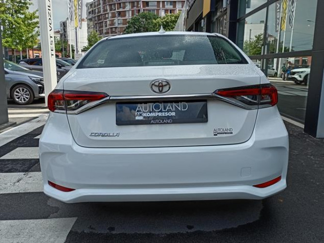 Toyota Corolla 1.5 Luna 