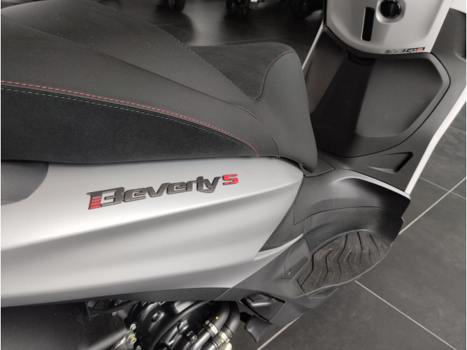 Piaggio Beverly 300 