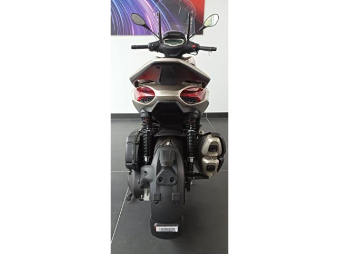 Piaggio Beverly 400 