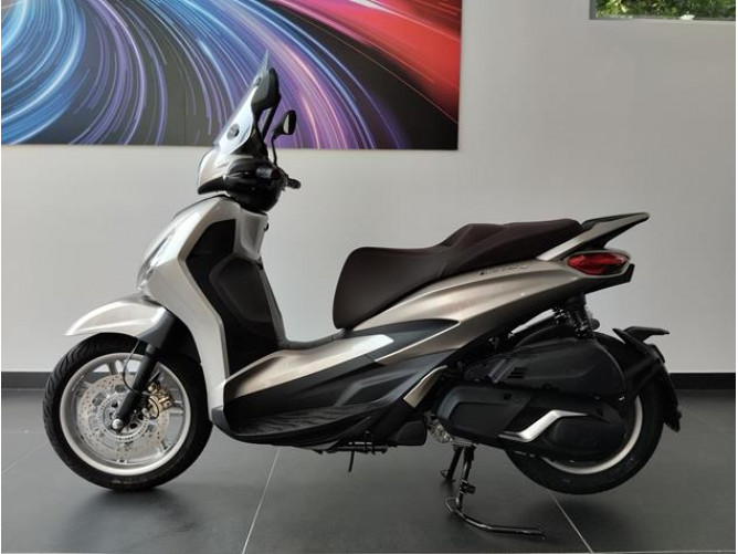 Piaggio Beverly 400 