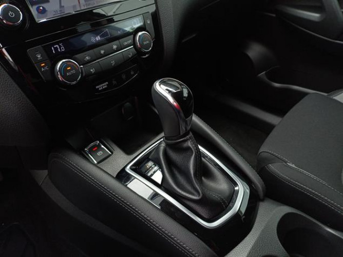 Nissan Qashqai 1.6 dCi N-Connecta Plus AUT 