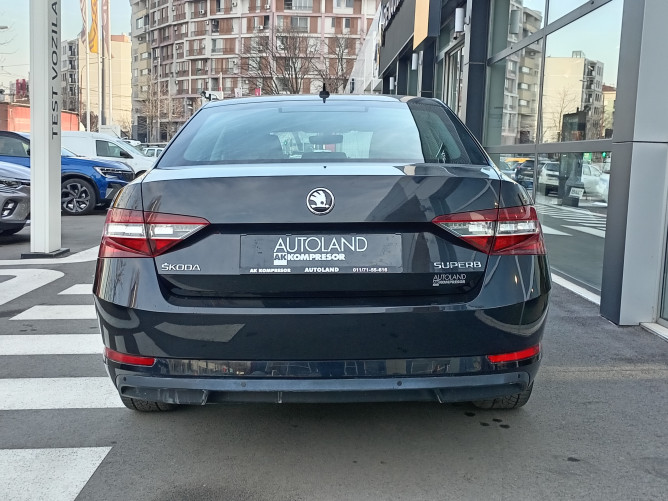 Škoda Superb 2.0 TDI Ambition DSG 