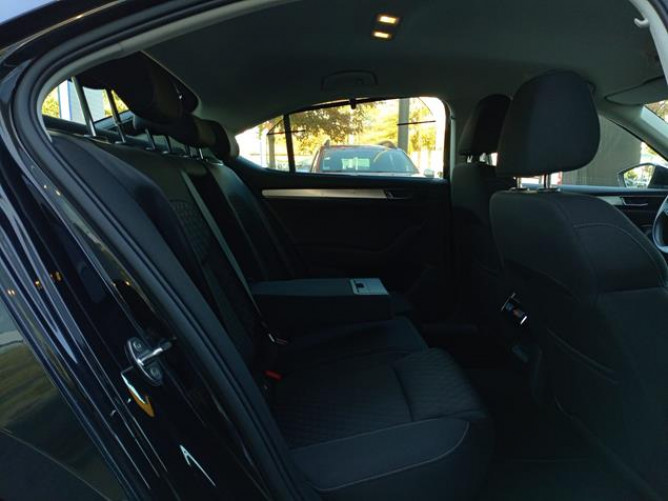 Škoda Superb 2.0 TDI Ambition DSG 