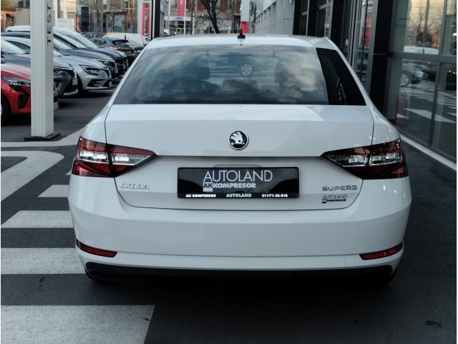 Škoda Superb 2.0 TDI DSG Style 