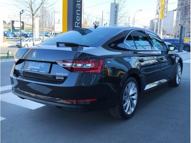 Škoda Superb 2.0 TDI DSG Style 