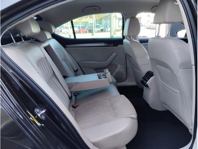 Škoda Superb 2.0 TDI DSG Style 