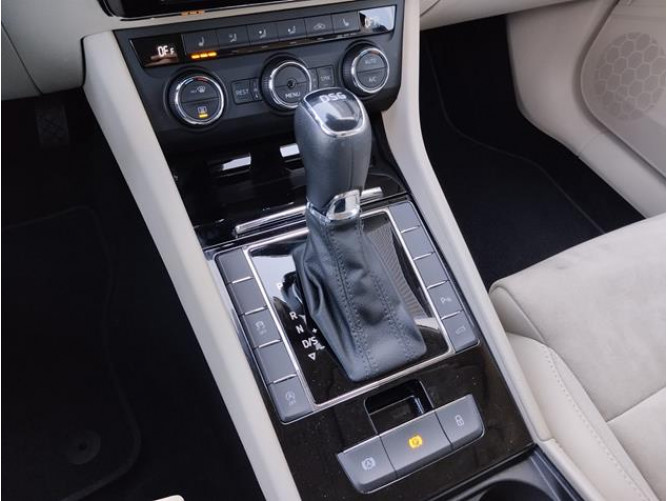 Škoda Superb 2.0 TDI DSG Style 