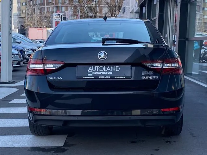 Škoda Superb 2.0 TDI Ambition DSG 