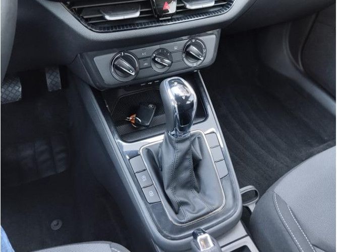 Škoda Fabia 1.0 TSI DSG Ambition 