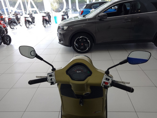 Vespa GTS 300 HPE Super S 